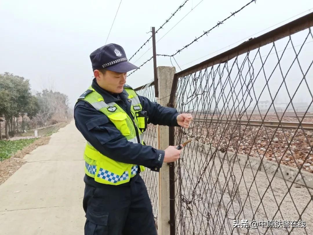 炫彩新季交警安全卫士制服，照亮夜行安全之光